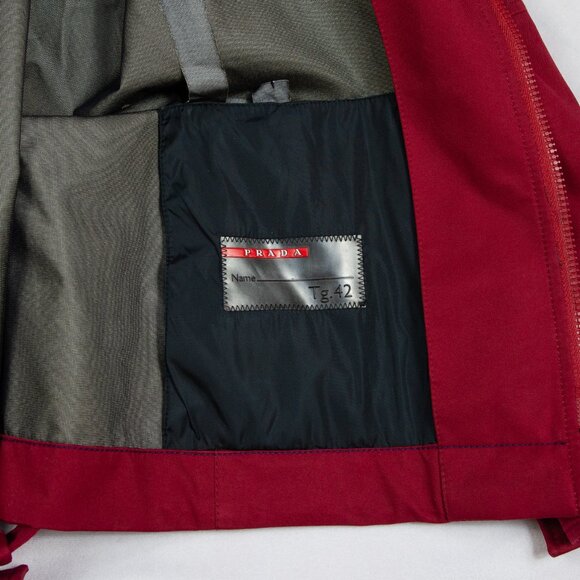 PRADA SPORT BURGUNDY JACEKT WITH REMOVABLE SLEEVES - Picture 8 of 13